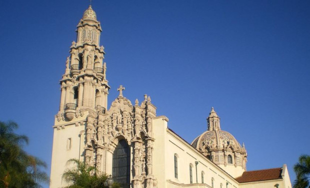 Assassinato il vescovo ausiliare di Los Angeles, uomo di pace, dalla parte di poveri e immigrati